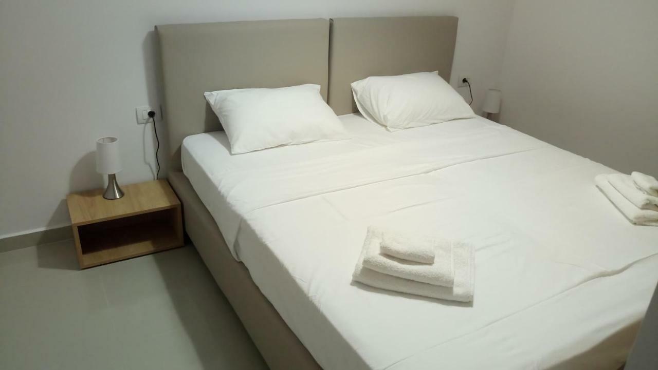 Heraklion Airport Family Lux Apartment Exteriör bild